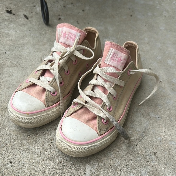 Converse women’s sneakers tan and pink shoes size 6 - Picture 1 of 6